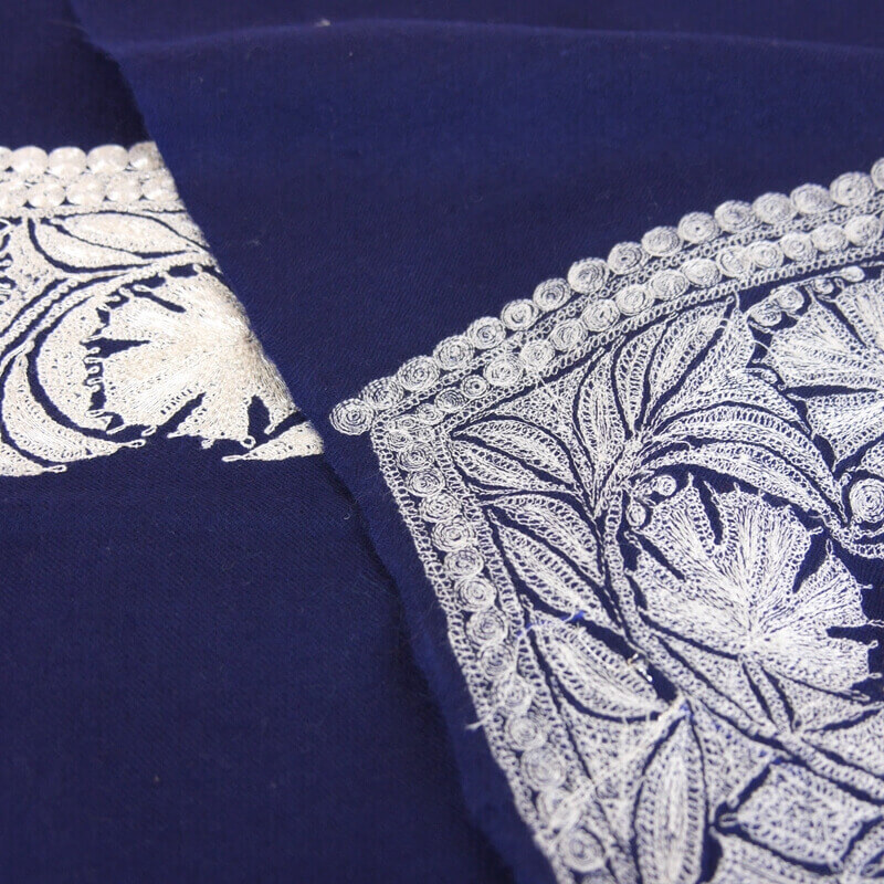 カシミヤ 手織り ショール｜ボーダー刺繍　ザリ 手刺繍 パシュミナ｜生地：紺｜刺繍糸（1色）：シルバー